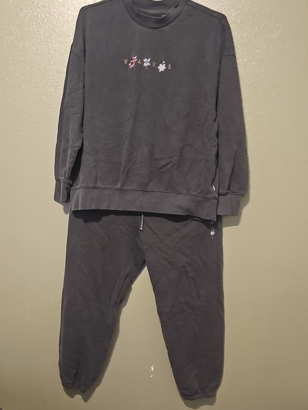 Vans Matching Floral Embrodered Sweat Suit